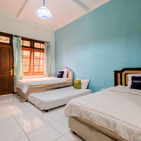 Urbanview Hotel Near Jatim Park 1 By Reddoorz Бату Экстерьер фото